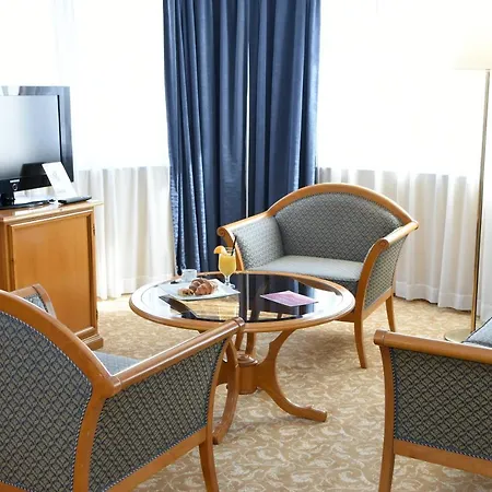 Downtown - Location In The Heart Of Hotel