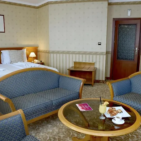 Отель Downtown - Location In The Heart Of 4*