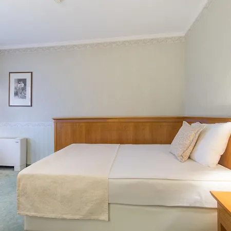 Downtown - Location In The Heart Of Hotel 4*