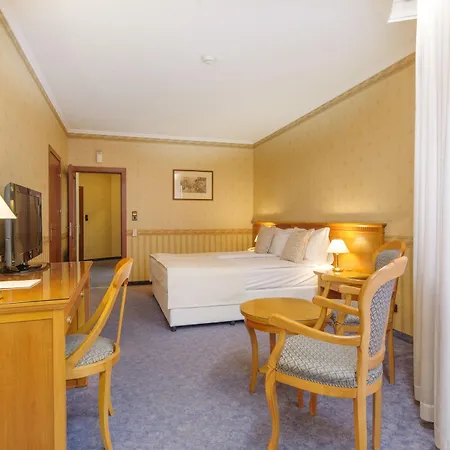 Hotel Downtown - Location In The Heart Of