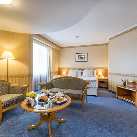 Hotel Downtown - Location In The Heart Of