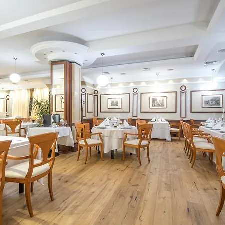 Downtown - Location In The Heart Of Hotel