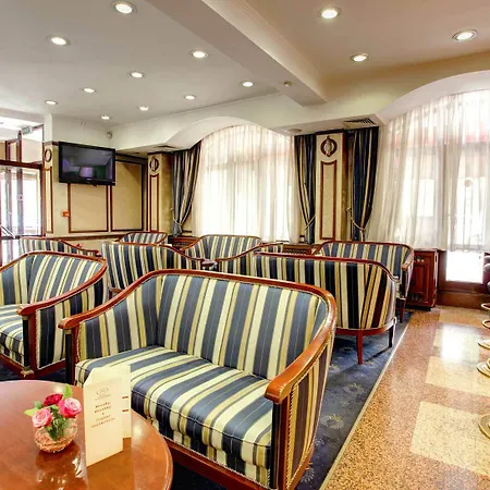 Downtown - Location In The Heart Of Hotel 4*