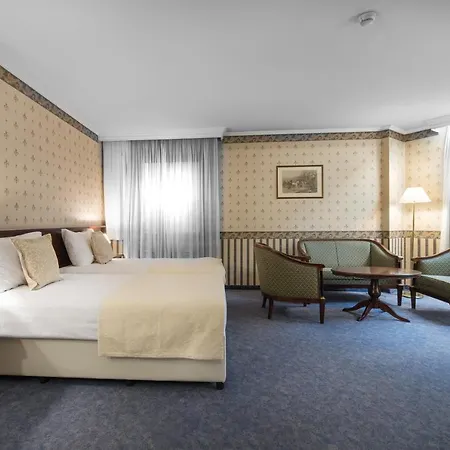 Downtown - Location In The Heart Of Hotel