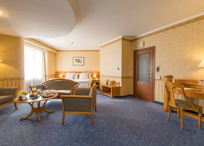 מלון Downtown 4*