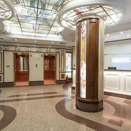 Hotel Downtown - Location In The Heart Of 4*
